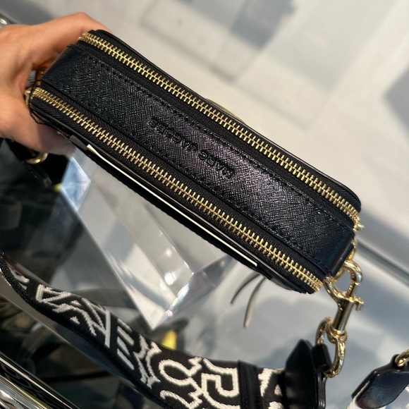 NWT! NEW! Marc Jacobs The Bi-Color Snapshot Cream and Black Crossbody Bag - Picture 8 of 16